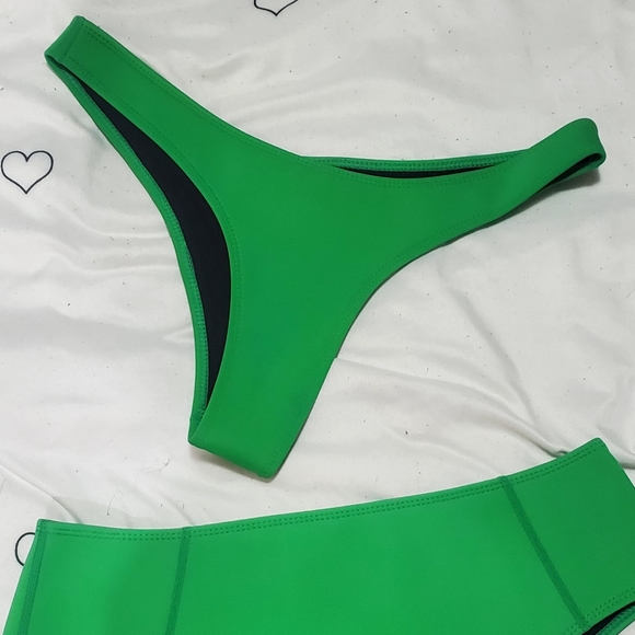 💚Green HOAKA bikini💚 - Picture 6 of 7